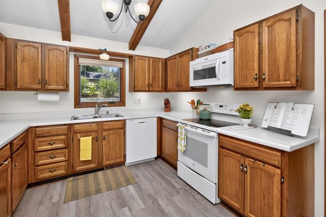 766 34th Place, West Des Moines, IA 50265