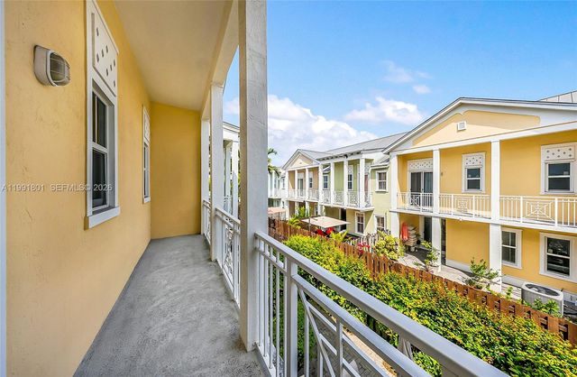 10711 NW 75th Ln, Doral, FL 33178