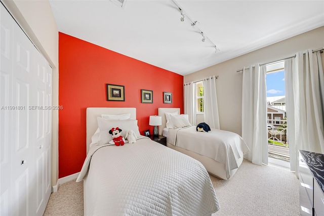 10711 NW 75th Ln, Doral, FL 33178