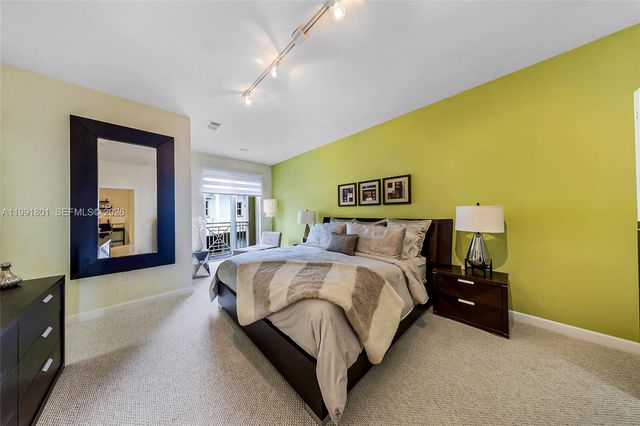 10711 NW 75th Ln, Doral, FL 33178