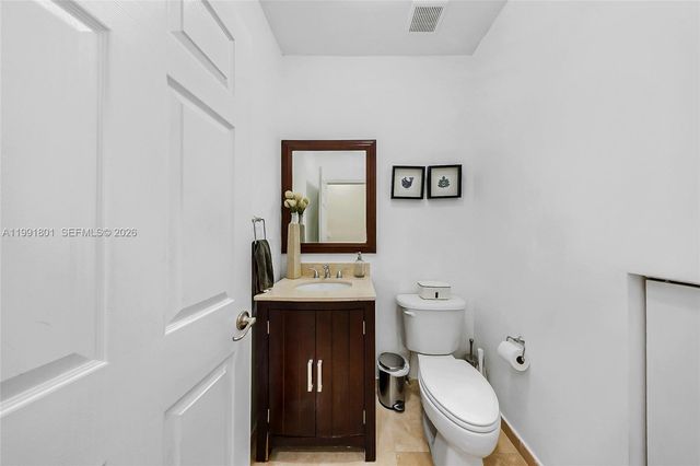 10711 NW 75th Ln, Doral, FL 33178