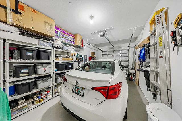 10711 NW 75th Ln, Doral, FL 33178