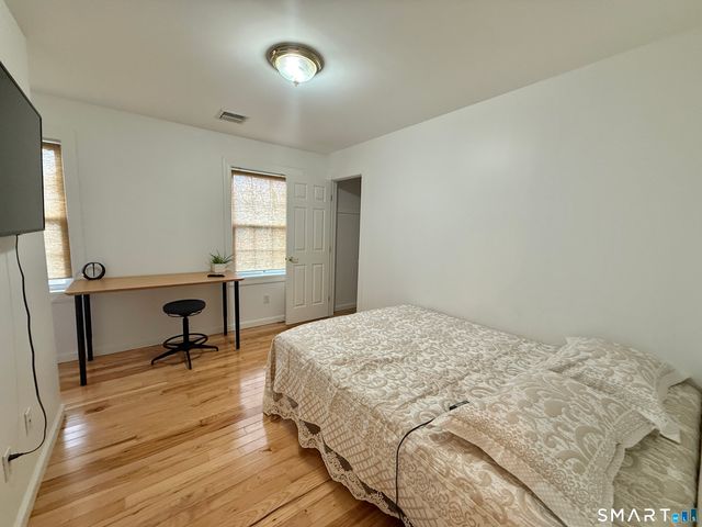 70 Renwick Place, Bridgeport, CT 06604