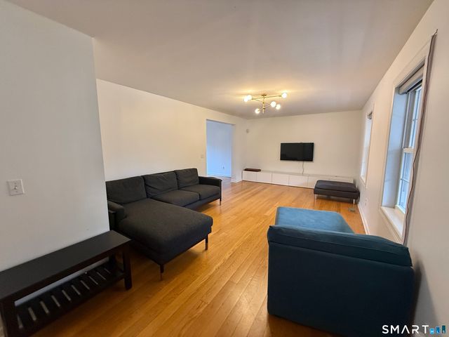 70 Renwick Place, Bridgeport, CT 06604
