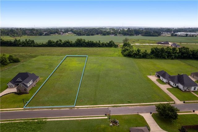 1328 BONAIRE Trace, Alexandria, LA 71303