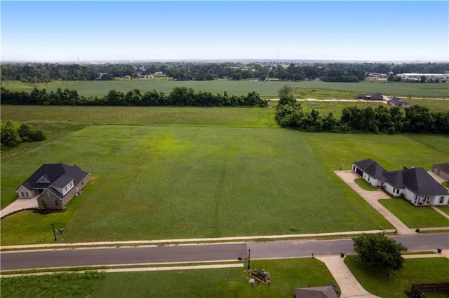 1328 BONAIRE Trace, Alexandria, LA 71303