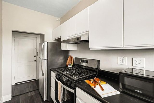 21 Peachtree Memorial Drive NW 8, Atlanta, GA 30309