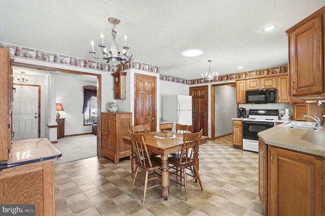 1387 SHEEP HILL RD, East Earl, PA 17519