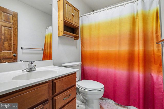 1387 SHEEP HILL RD, East Earl, PA 17519