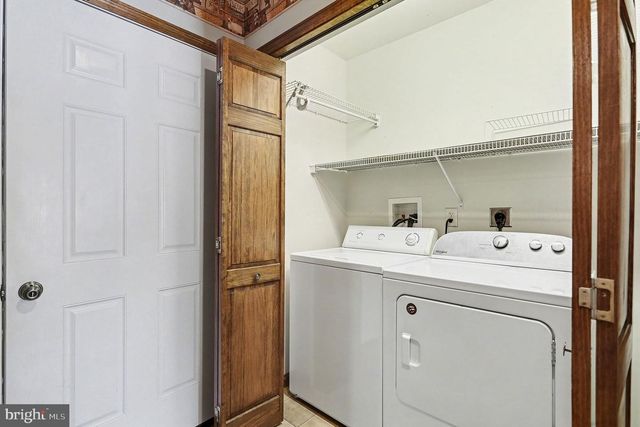 1387 SHEEP HILL RD, East Earl, PA 17519