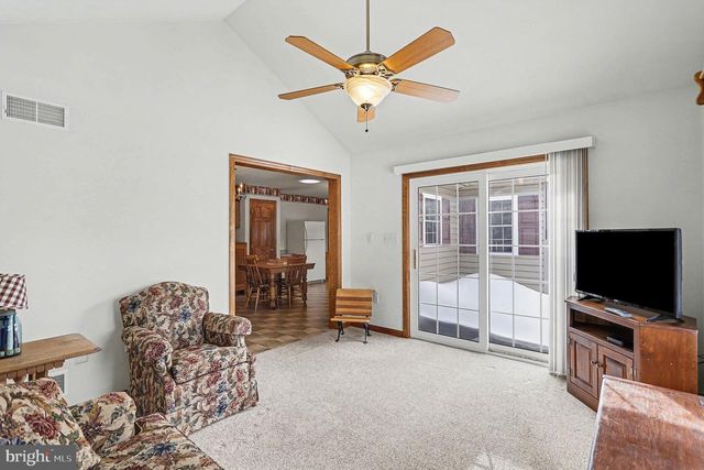 1387 SHEEP HILL RD, East Earl, PA 17519