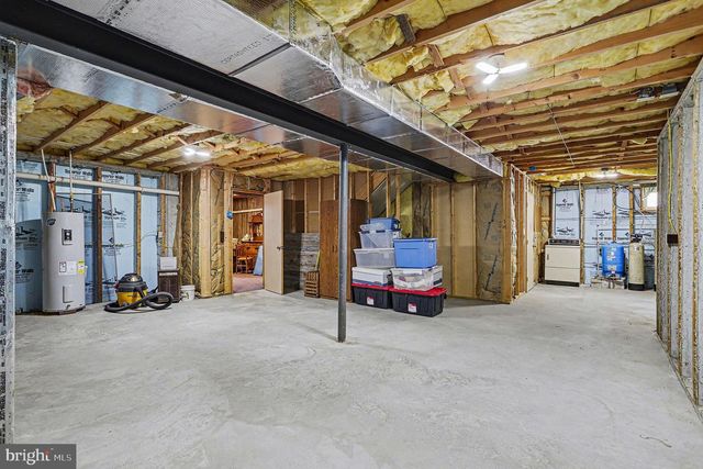 1387 SHEEP HILL RD, East Earl, PA 17519