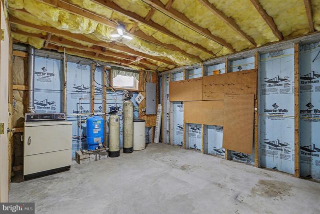 1387 SHEEP HILL RD, East Earl, PA 17519