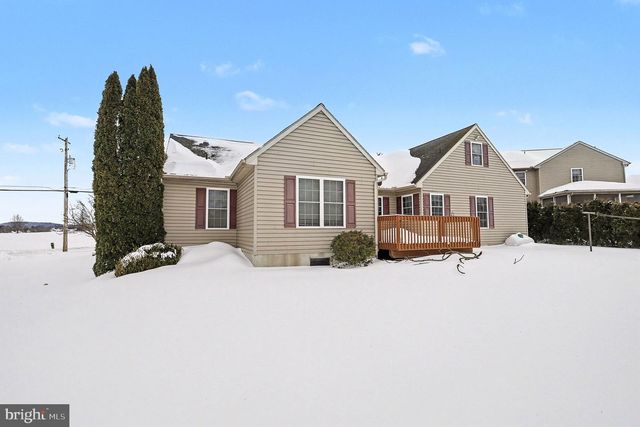 1387 SHEEP HILL RD, East Earl, PA 17519