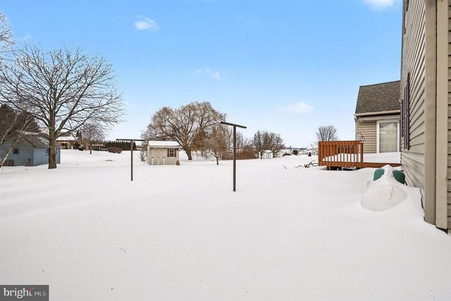 1387 SHEEP HILL RD, East Earl, PA 17519