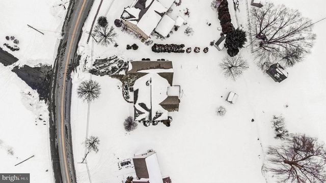 1387 SHEEP HILL RD, East Earl, PA 17519