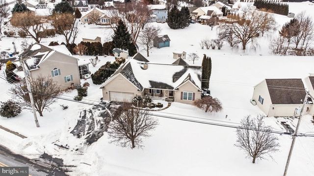 1387 SHEEP HILL RD, East Earl, PA 17519