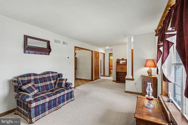 1387 SHEEP HILL RD, East Earl, PA 17519