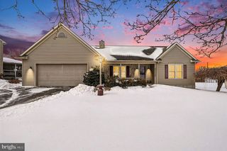 1387 SHEEP HILL RD, East Earl, PA 17519