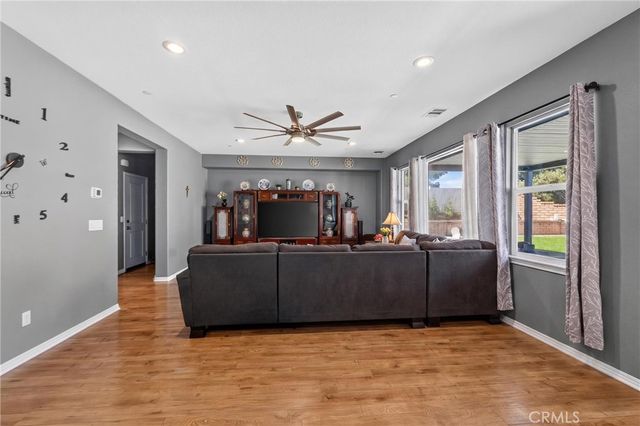35333 Laurel Tree Court, Winchester, CA 92596