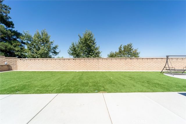 35333 Laurel Tree Court, Winchester, CA 92596