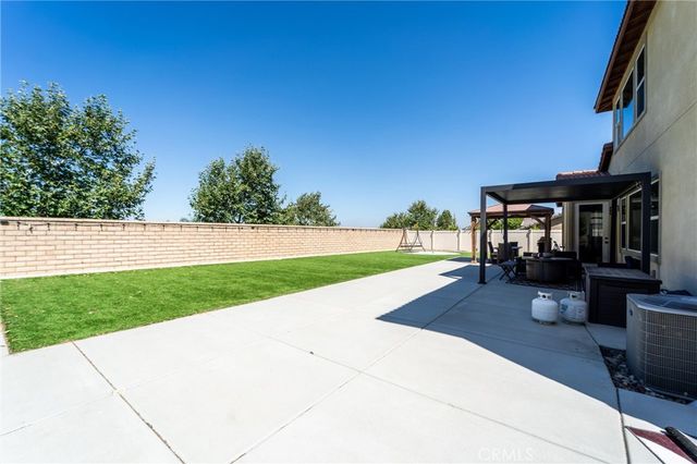 35333 Laurel Tree Court, Winchester, CA 92596
