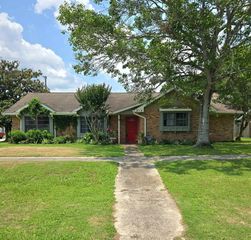 2001 Willow Wisp Drive, Seabrook, TX 77586