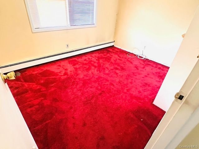 700 Broadway 26, Amityville, NY 11701