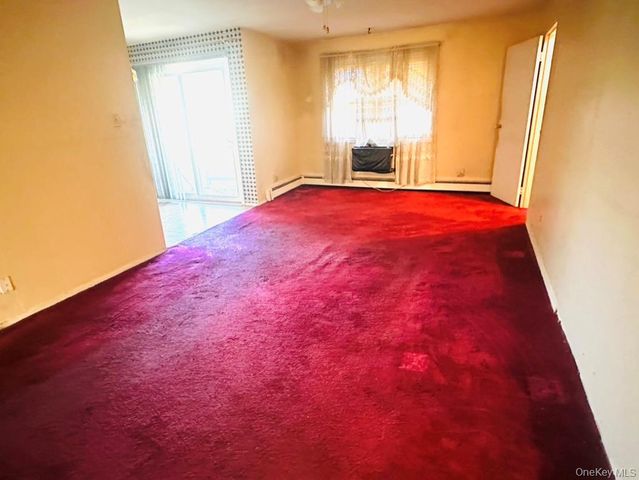 700 Broadway 26, Amityville, NY 11701