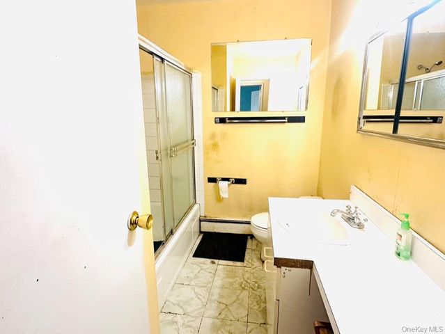 700 Broadway 26, Amityville, NY 11701