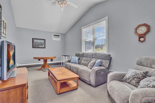 150 Shenandoah Boulevard N, Nesconset, NY 11767