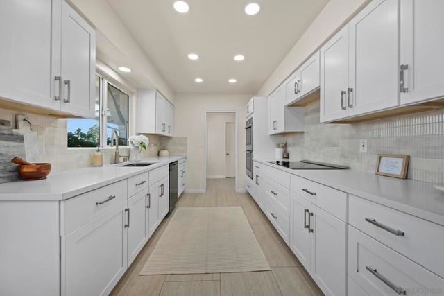 1261 Catalina, San Diego, CA 92107
