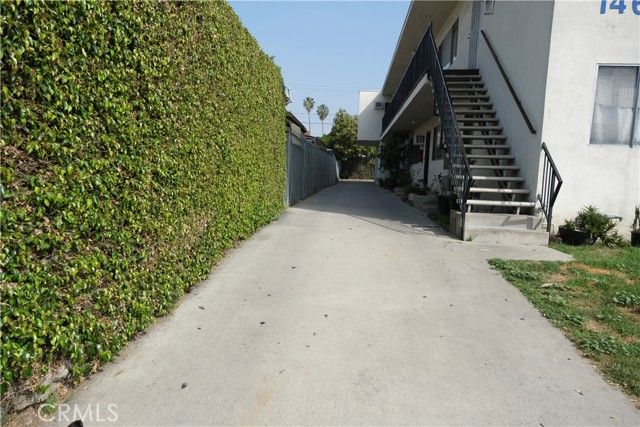 1465 W 25th, Los Angeles, CA 90007