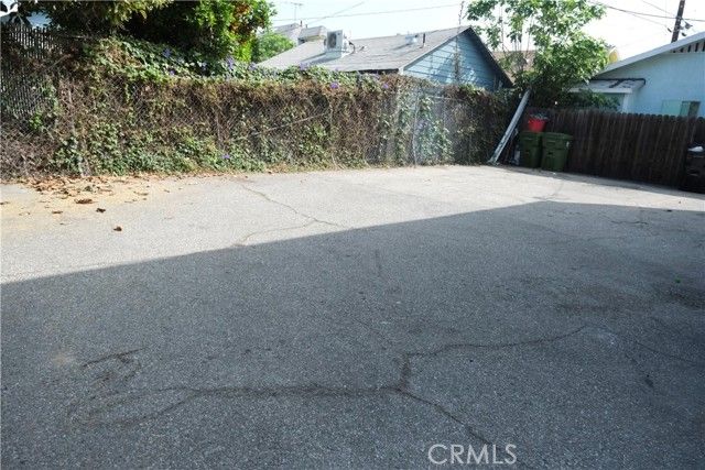 1465 W 25th, Los Angeles, CA 90007