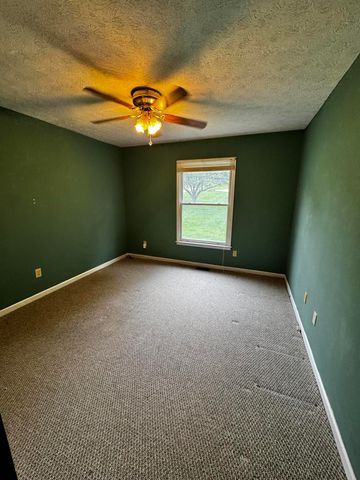 491 N Homestead Lane, Lancaster, KY 40444
