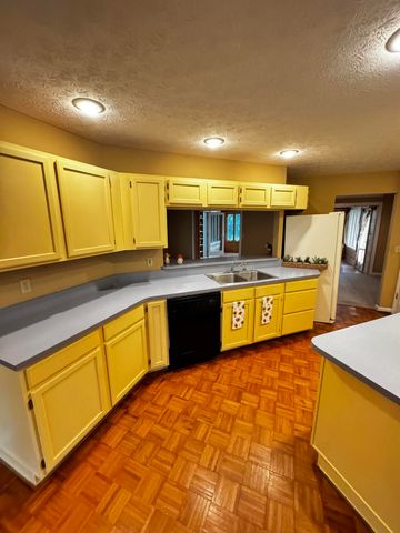491 N Homestead Lane, Lancaster, KY 40444