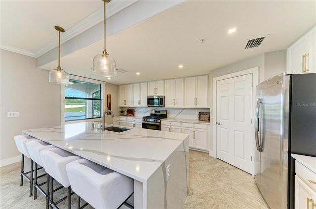 5916 WAKE FOREST RUN 104, Bradenton, FL 34211