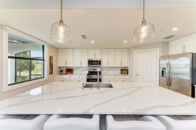 5916 WAKE FOREST RUN 104, Bradenton, FL 34211