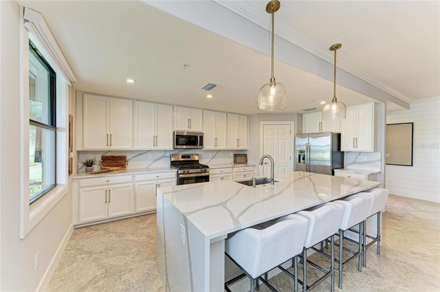 5916 WAKE FOREST RUN 104, Bradenton, FL 34211