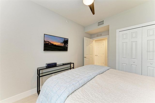 5916 WAKE FOREST RUN 104, Bradenton, FL 34211