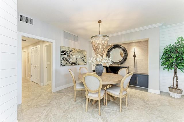 5916 WAKE FOREST RUN 104, Bradenton, FL 34211