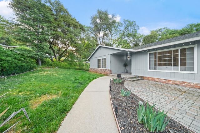 23493 Rolling Hills Ct, Auburn, CA 95602