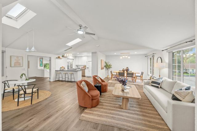 23493 Rolling Hills Ct, Auburn, CA 95602