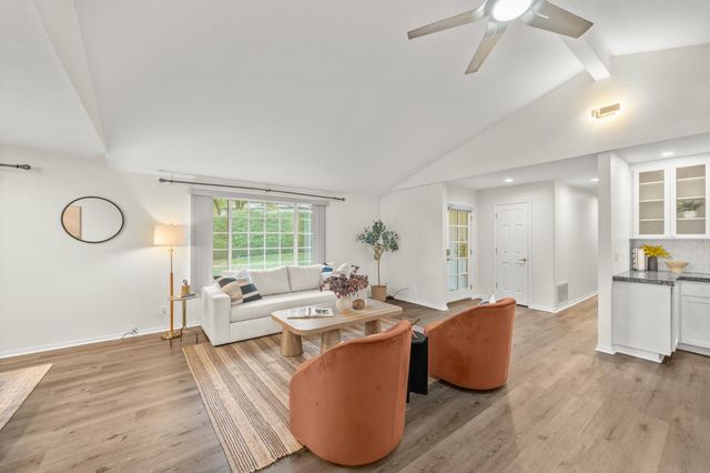 23493 Rolling Hills Ct, Auburn, CA 95602