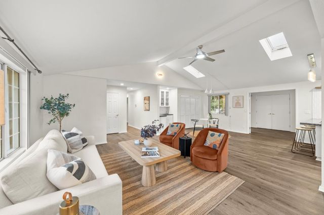 23493 Rolling Hills Ct, Auburn, CA 95602