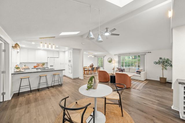 23493 Rolling Hills Ct, Auburn, CA 95602