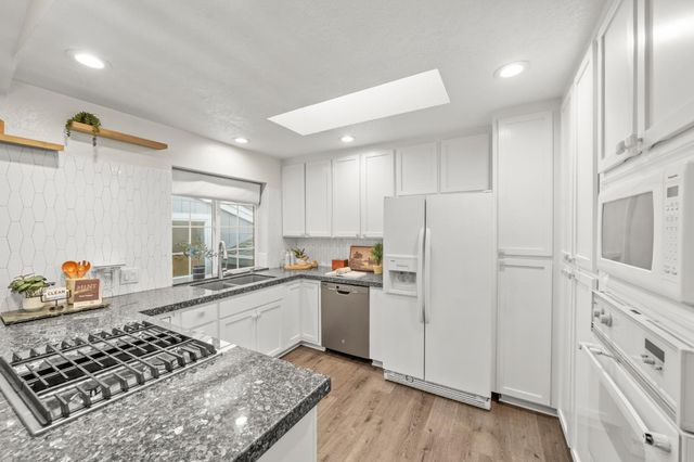 23493 Rolling Hills Ct, Auburn, CA 95602