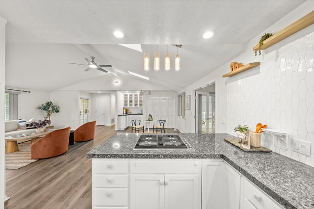 23493 Rolling Hills Ct, Auburn, CA 95602