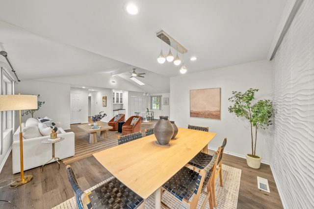 23493 Rolling Hills Ct, Auburn, CA 95602