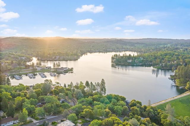 23493 Rolling Hills Ct, Auburn, CA 95602